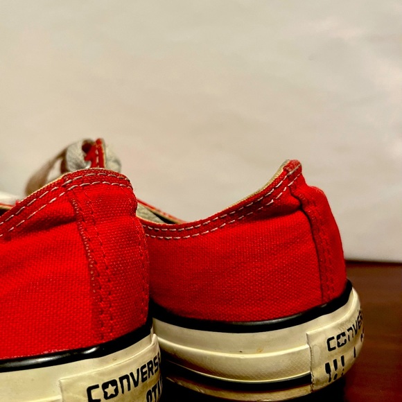 Epic Red Converse (hard to find size) - Picture 6 of 8